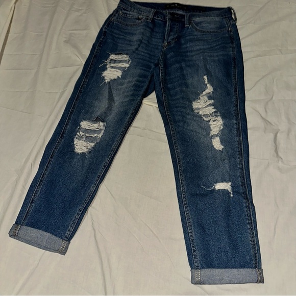 Hollister Low-Rise Crop Boyfriend “Hollister Vintage Stretch” Distressed Jeans - Picture 7 of 16